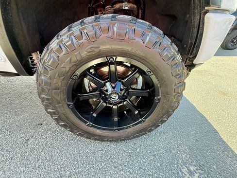 Used 2020 Ford F150 Lariat w/ Equipment Group 502A Luxury AWD/4WD image 18
