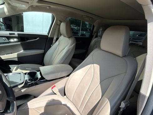 Used 2023 Lincoln Nautilus Reserve w/ Cargo Utility Package AWD/4WD image 12