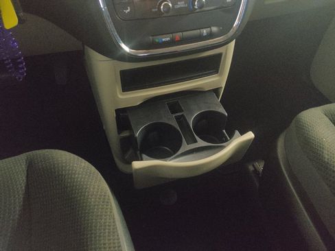 Used 2019 Dodge Grand Caravan SE w/ UConnect Hands-Free Group FWD image 26