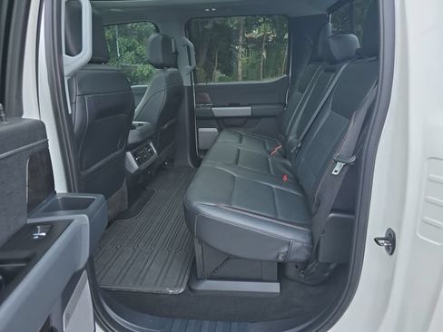Used 2023 Ford F250 Lariat w/ Lariat Ultimate Package AWD/4WD image 10