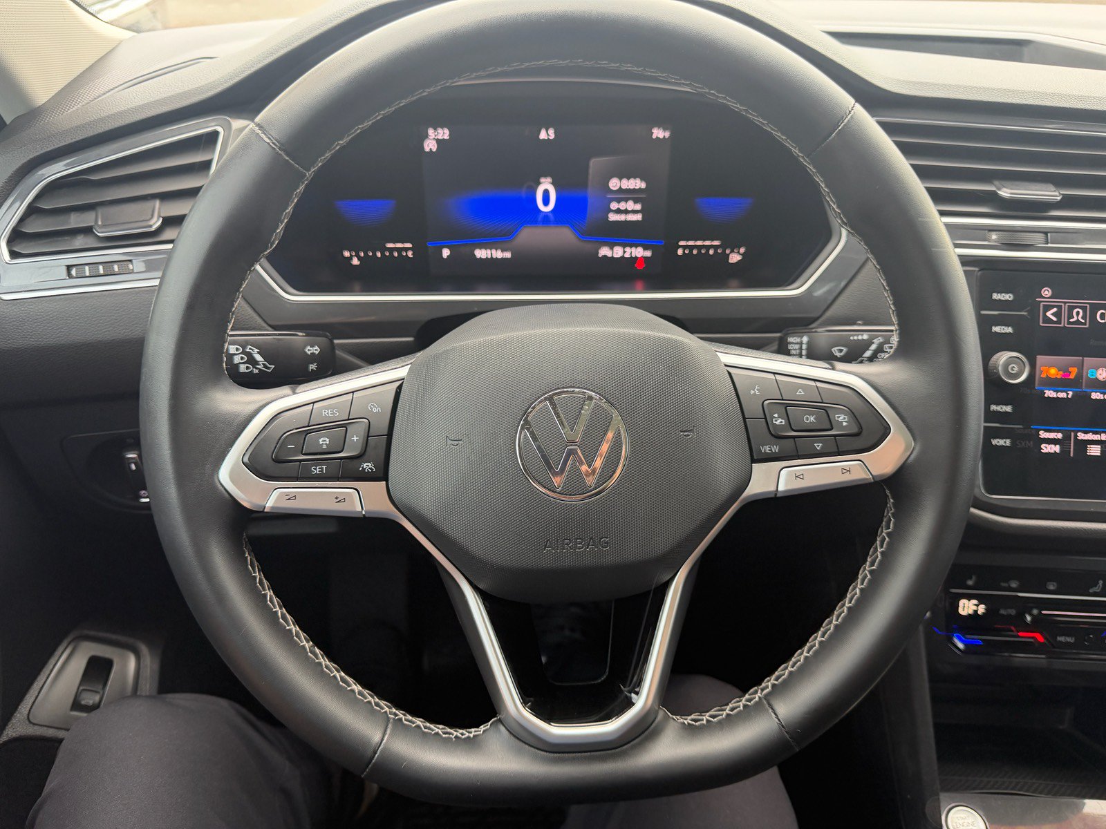 Used 2022 Volkswagen Tiguan SE FWD image 32