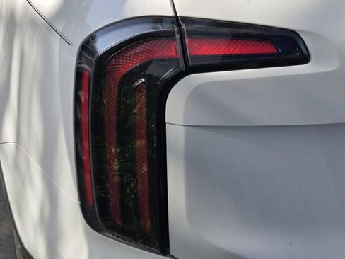 Used 2025 Kia Telluride SX FWD image 8