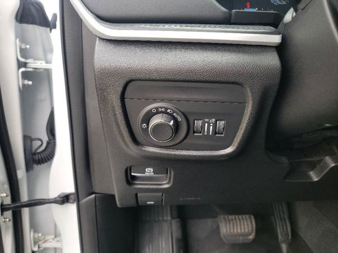 Used 2023 Jeep Grand Cherokee L Laredo AWD/4WD image 16