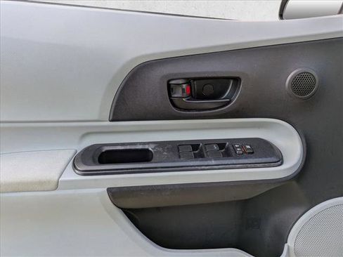 Used 2013 Toyota Prius C One image 9