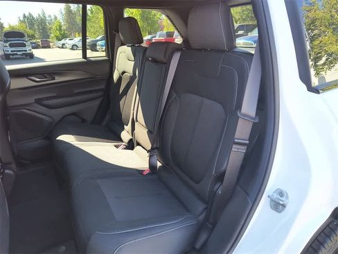 New 2025 Jeep Grand Cherokee Laredo X w/ Luxury Tech Group I image 22