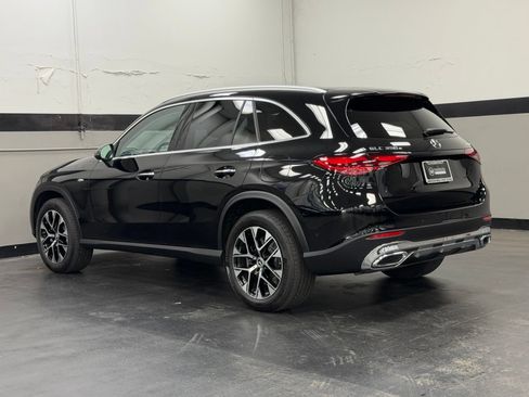 Used 2025 Mercedes-Benz GLC 350e 4MATIC image 9