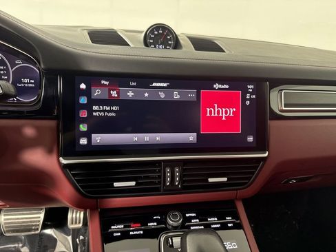 Certified 2022 Porsche Cayenne GTS AWD/4WD image 27