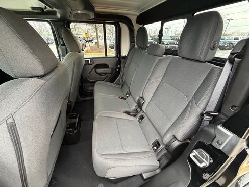 Certified 2025 Jeep Gladiator Sport image 13
