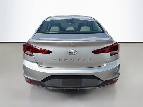 Used 2020 Hyundai Elantra SE FWD image 8