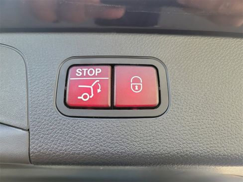 Used 2018 Mercedes-Benz GLC 43 AMG 4MATIC image 15