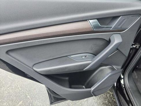 Used 2024 Audi Q5 2.0T Premium image 19