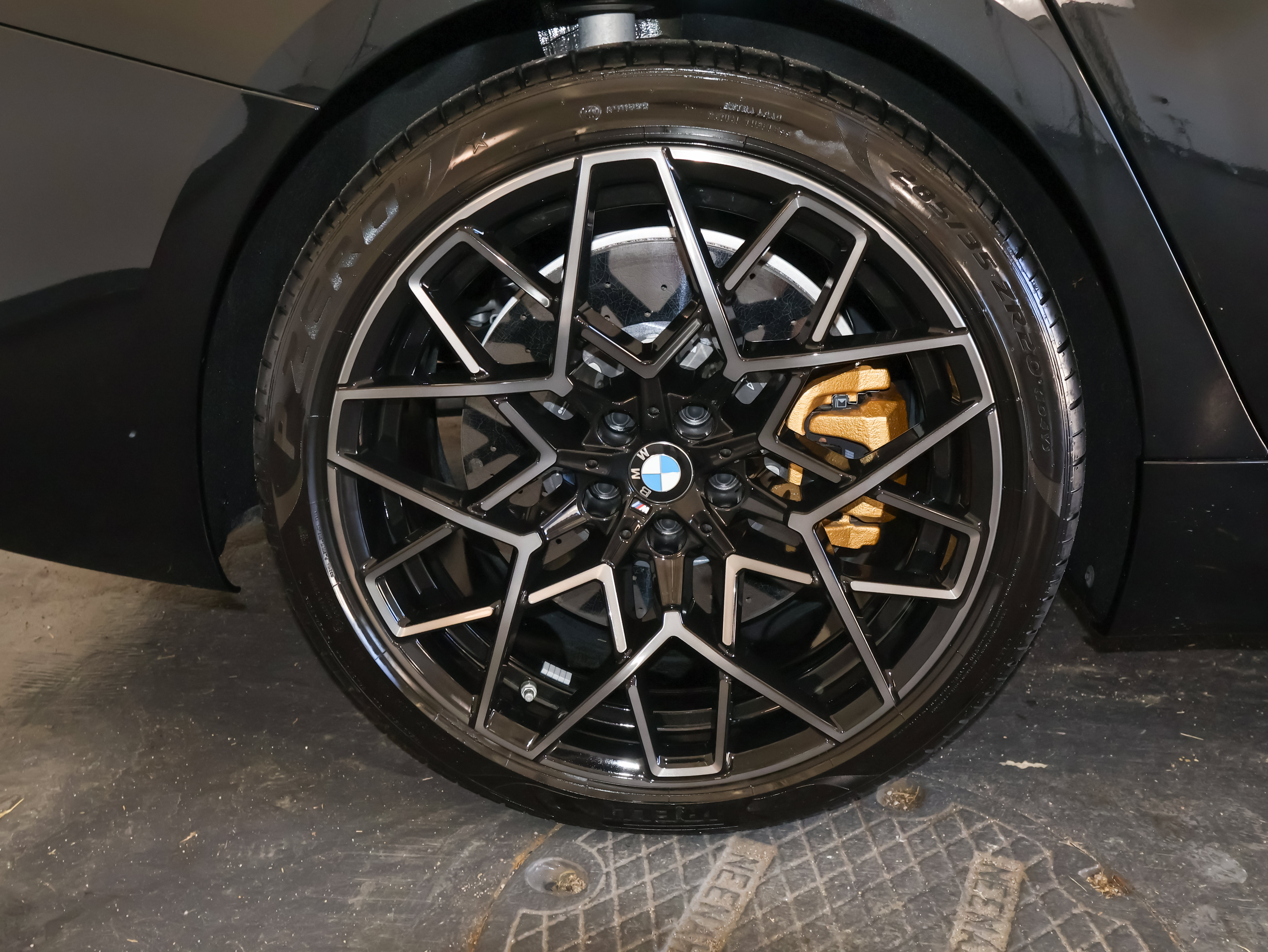 Used 2023 BMW M8 Gran Coupe xDrive Competition w/ M Carbon Exterior Package AWD/4WD image 40