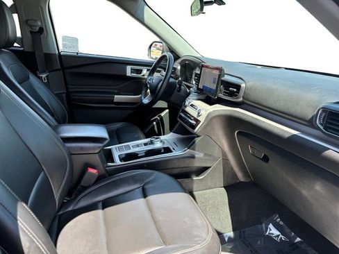 Used 2023 Ford Explorer XLT w/ Equipment Group 202A RWD image 20