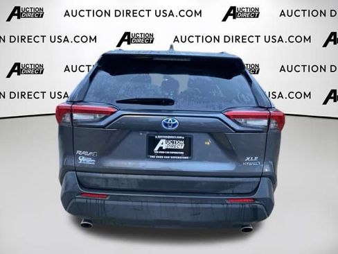 Used 2021 Toyota RAV4 XLE Premium image 13