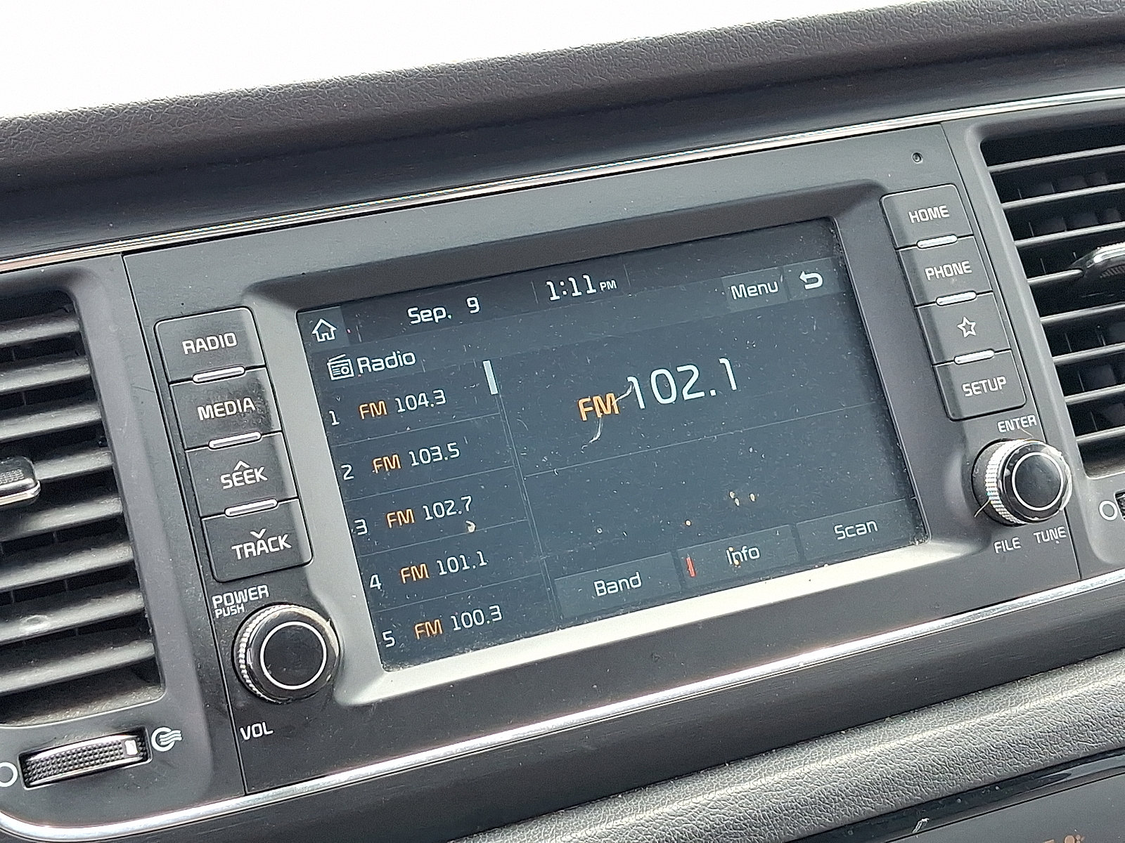 Used 2021 Kia Sedona LX FWD image 17