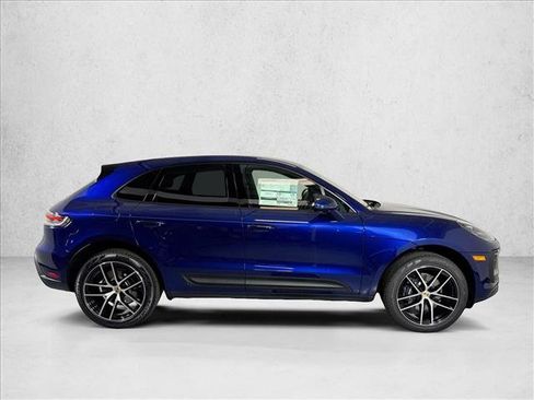 Certified 2026 Porsche Macan AWD/4WD image 8