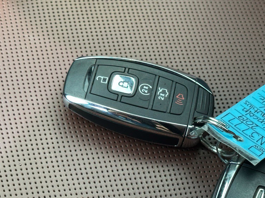 Used 2019 Lincoln Nautilus Reserve FWD image 34