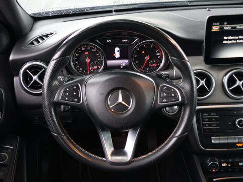 Used 2018 Mercedes-Benz GLA 250 image 17