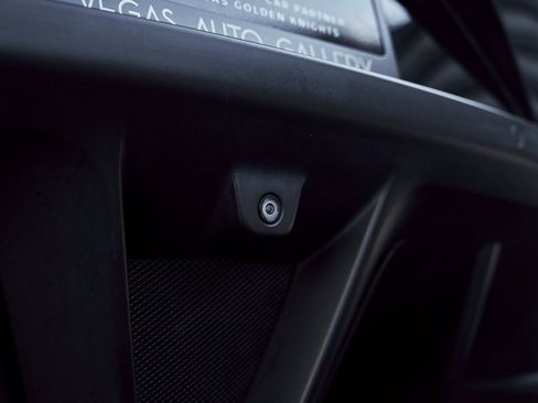 Used 2018 Ferrari GTC4Lusso T image 12