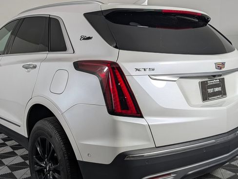 Used 2022 Cadillac XT5 Premium Luxury w/ Technology Package FWD image 16