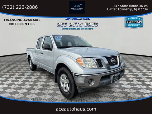 Used 2010 Nissan Frontier SE image 1