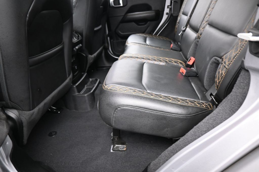 Used 2021 Jeep Wrangler Unlimited Sahara AWD/4WD image 33