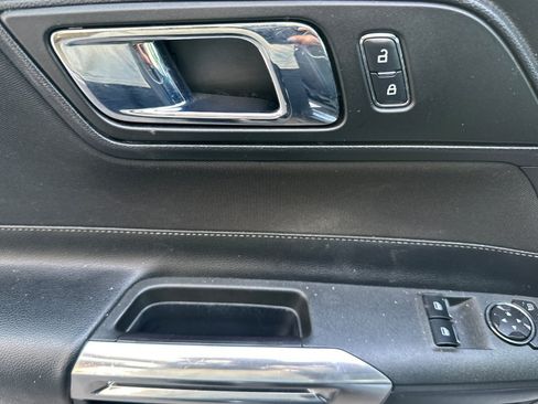 Used 2016 Ford Mustang GT RWD image 10