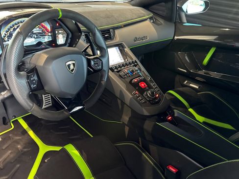 Used 2020 Lamborghini Aventador SVJ AWD/4WD image 6