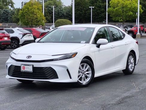 Used 2026 Toyota Camry LE FWD image 2