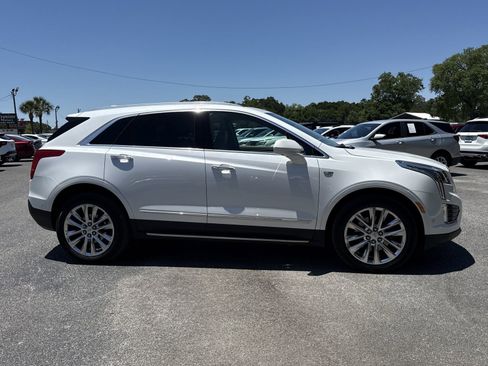 Used 2017 Cadillac XT5 Platinum w/ Driver Assist Package AWD/4WD image 6