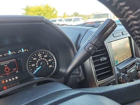 Used 2018 Ford F150 XLT w/ Equipment Group 302A Luxury AWD/4WD image 12