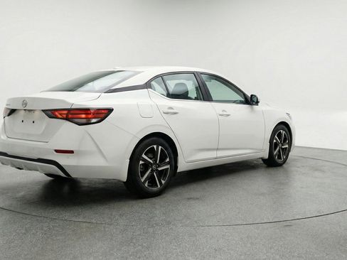 Used 2025 Nissan Sentra SV FWD image 9