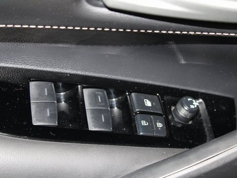 Used 2024 Toyota Corolla SE image 9