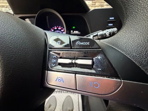 Used 2023 Hyundai Elantra SEL image 23