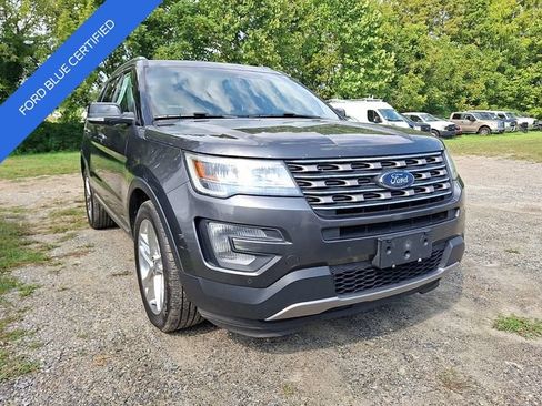 Used 2017 Ford Explorer XLT w/ Equipment Group 202A AWD/4WD image 1