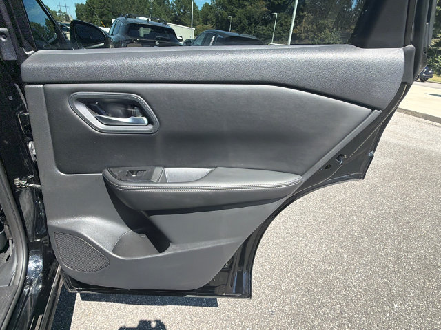 Used 2026 Nissan Rogue SV FWD image 16