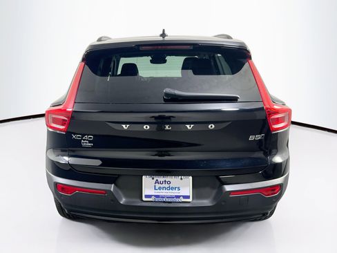 Used 2023 Volvo XC40 B5 Plus w/ Driver Assist Package image 6