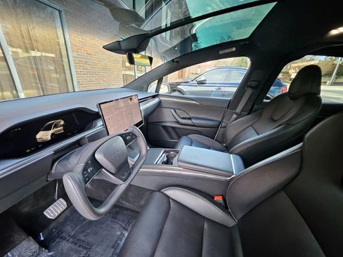 Used 2024 Tesla Model X Plaid image 35