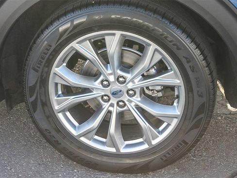 Used 2020 Ford Explorer XLT w/ Equipment Group 202A image 13