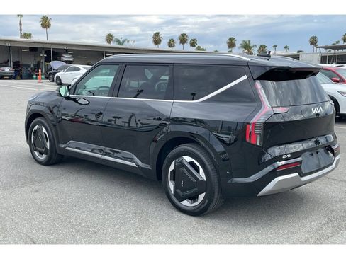 Used 2026 Kia EV9 Land AWD/4WD image 3