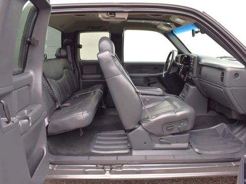 Used 2002 Chevrolet Silverado 2500 LS w/ Electrical Convenience Pkg AWD/4WD image 43