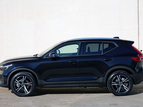 Used 2023 Volvo XC40 B5 Core w/ Protection Package Premier AWD/4WD image 45