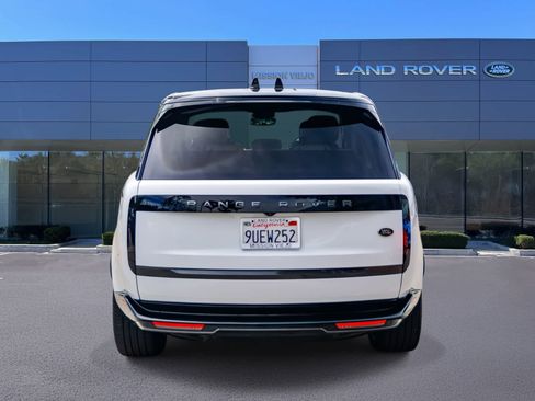 Used 2023 Land Rover Range Rover Long Wheelbase SE image 5
