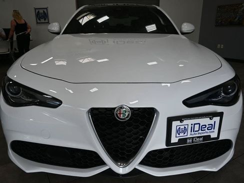 Used 2023 Alfa Romeo Giulia Ti AWD/4WD image 8