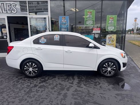 Used 2014 Chevrolet Sonic LS FWD image 6