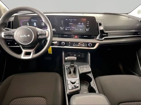 Used 2025 Kia Sportage LX FWD image 7