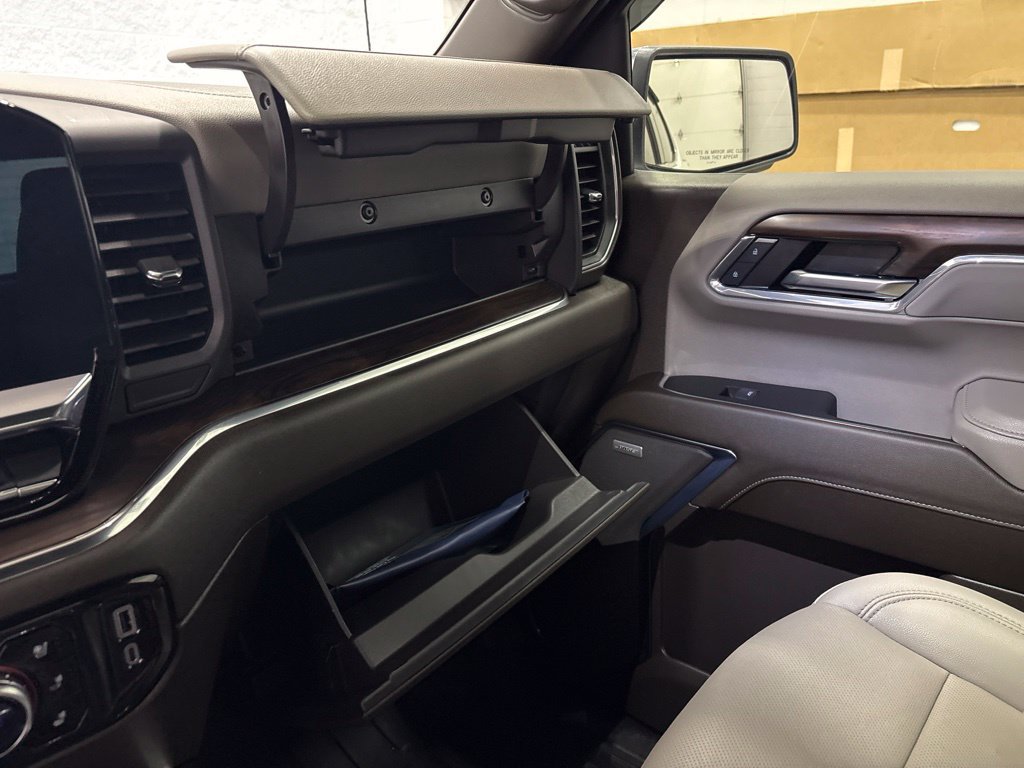 Used 2025 GMC Sierra 1500 SLT w/ SLT Premium Package AWD/4WD image 30