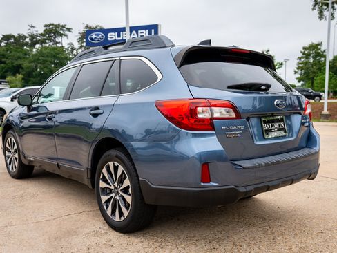 Used 2016 Subaru Outback 2.5i Limited AWD/4WD image 4