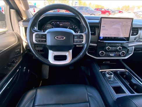 Used 2024 Ford Expedition XLT image 6