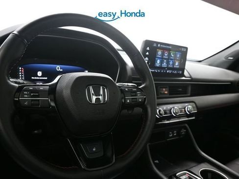 Used 2025 Honda Pilot Black Edition image 10